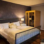 Zum Burggraf Hotel 3*