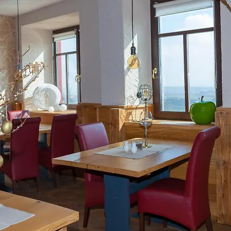 Hotel Restaurant Zum Burggraf 3*