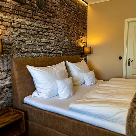 Zum Burggraf Szálloda Neuleiningen