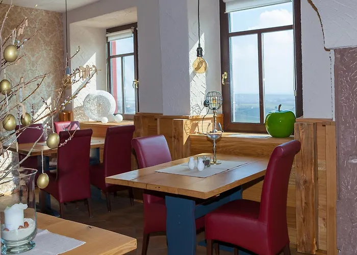 Hotel Restaurant Zum Burggraf 3*